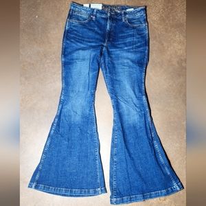 Nwt wrangler trumpet flare jeans